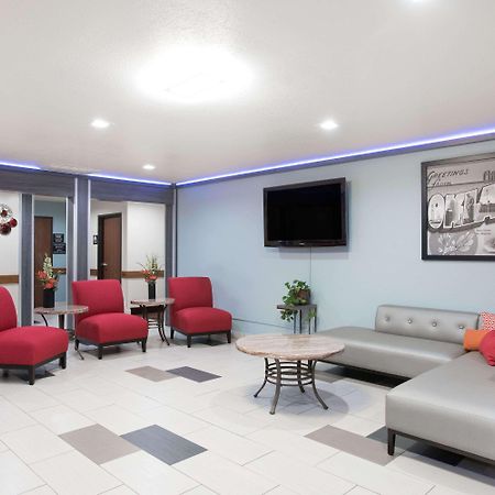Super 8 By Wyndham Claremore Ok Buitenkant foto
