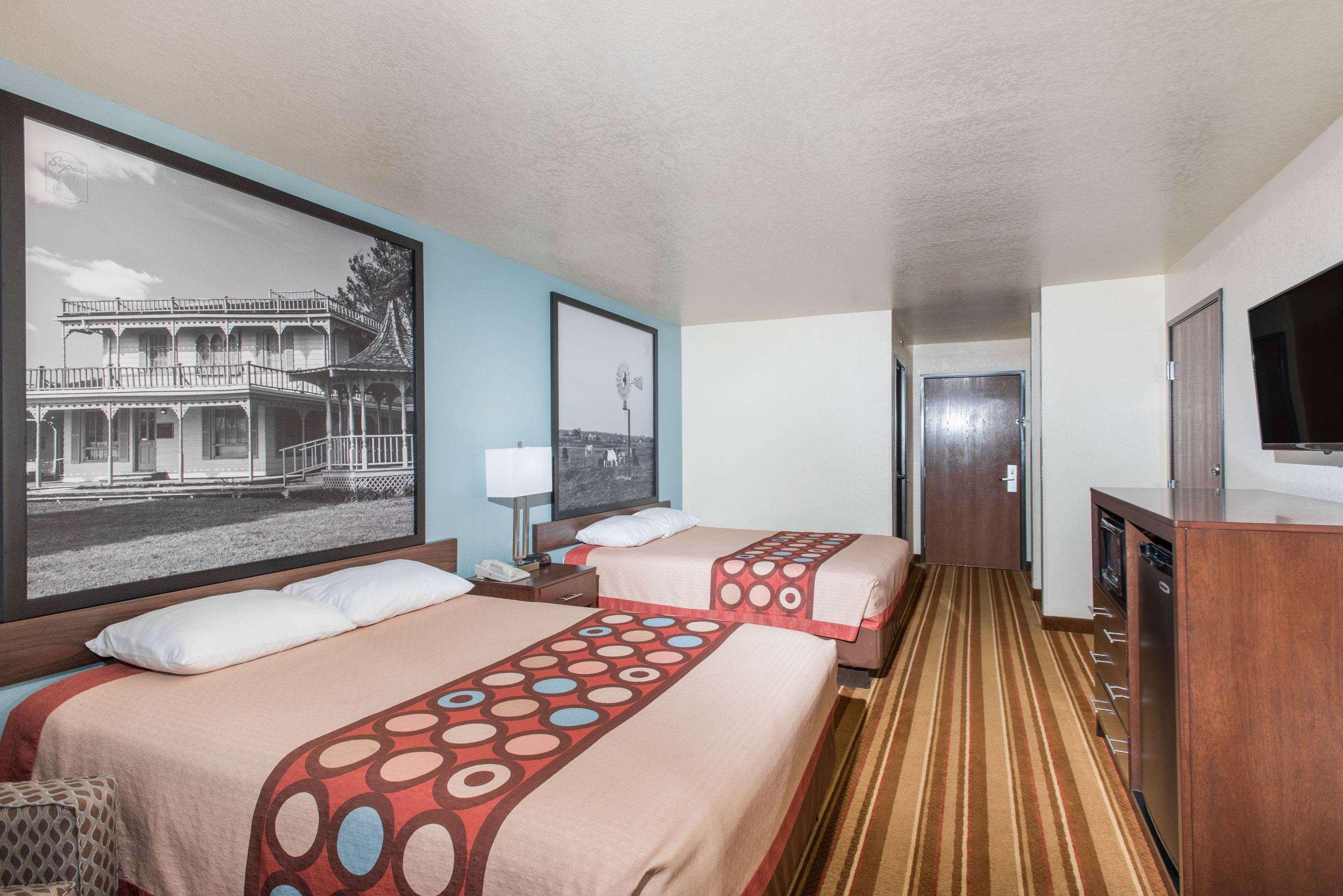 Super 8 By Wyndham Claremore Ok Buitenkant foto