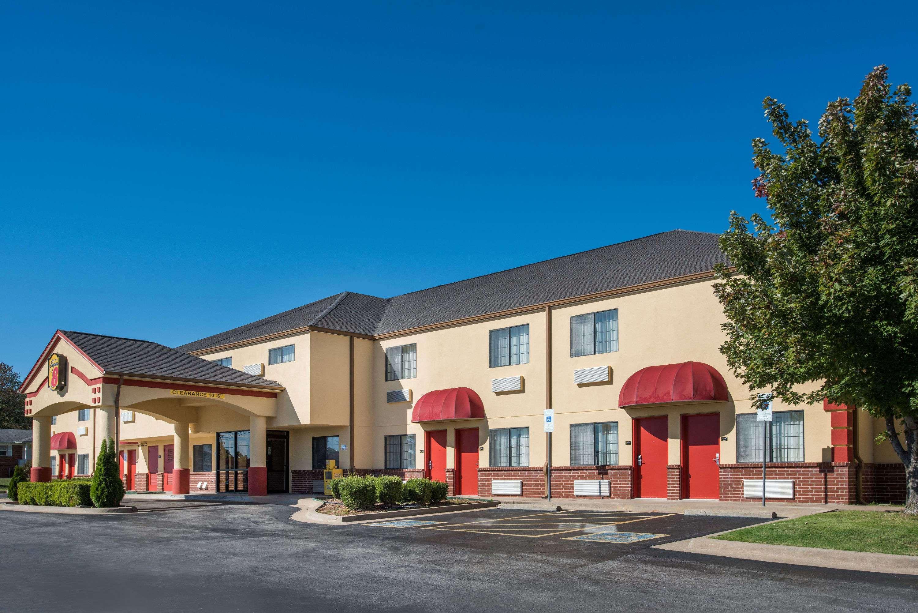 Super 8 By Wyndham Claremore Ok Buitenkant foto