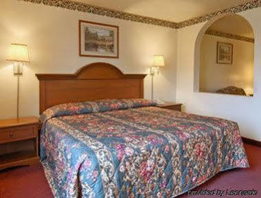 Super 8 By Wyndham Claremore Ok Buitenkant foto